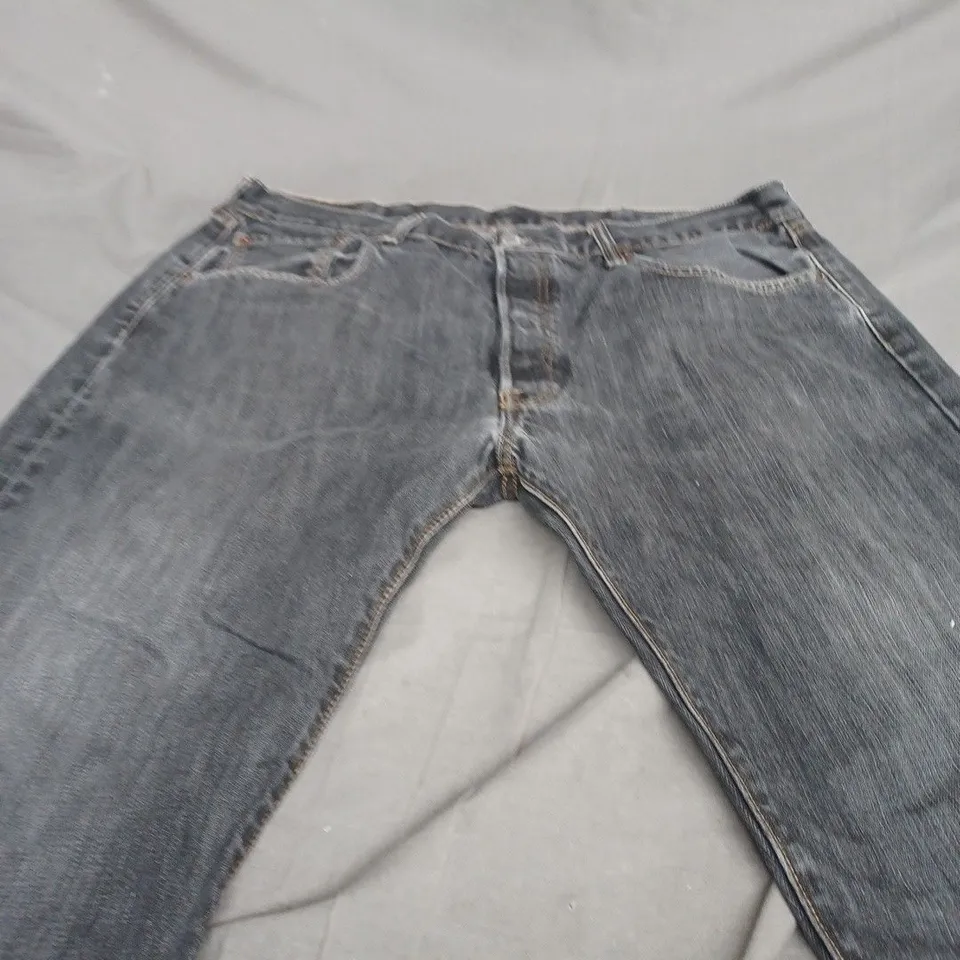 LEVI'S 501 BLACK WASHED JEANS - W38 L30