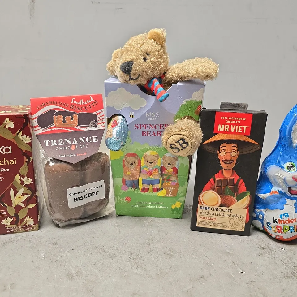 APPROXIMATELY 14 ASSORTED FOOD ITEMS TO INCLUDE - DARK CHOCOLATE , KINDER SUPRISE , PUKKA VANILLA CHAI ETC