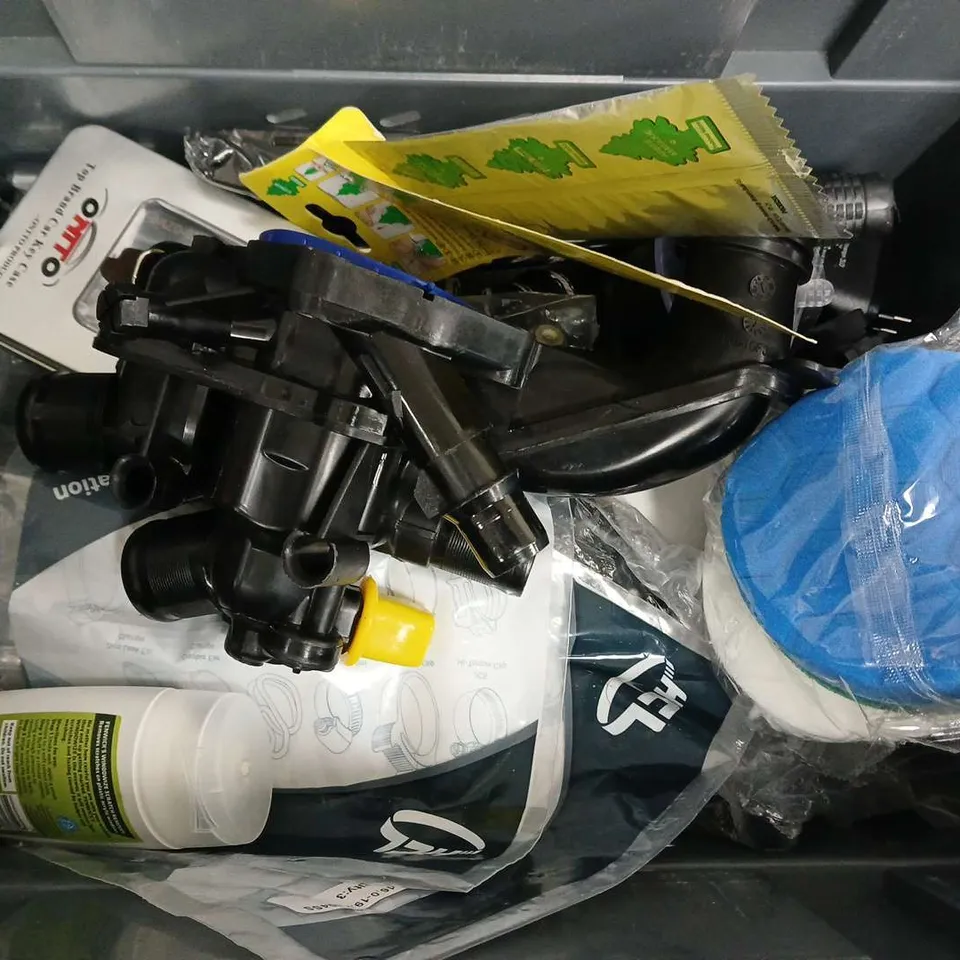 APPROXIMATELY 12 ASSORTED VEHICLE PARTS & ACCESORIES TO INCLUDE HOSE CLAMPS, WINDOW SCRATCH REMOVER, POLISH SCRUBS, ETC