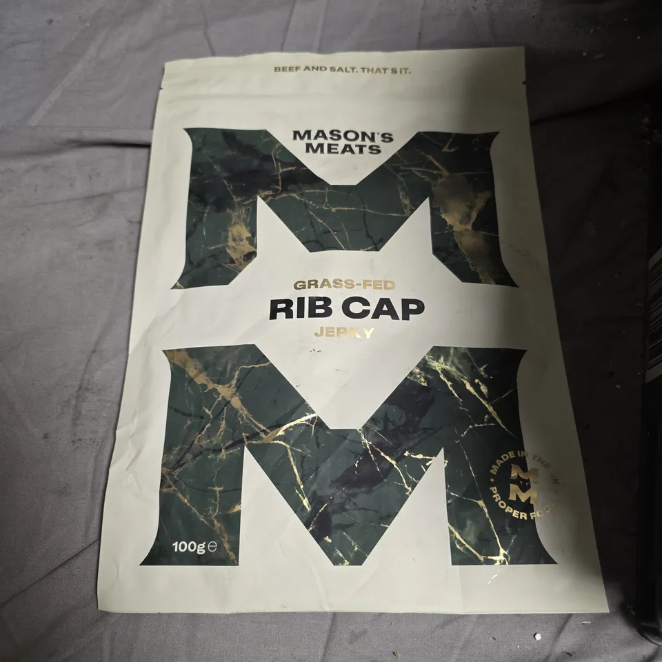 APPROXIMATELY 6 ASSORTED FOOD ITEMS INCLUDING MASONS MEAT JERKY , MYPROTEIN SYRUP AND GNOCCHI BAKE RECIPE KIT