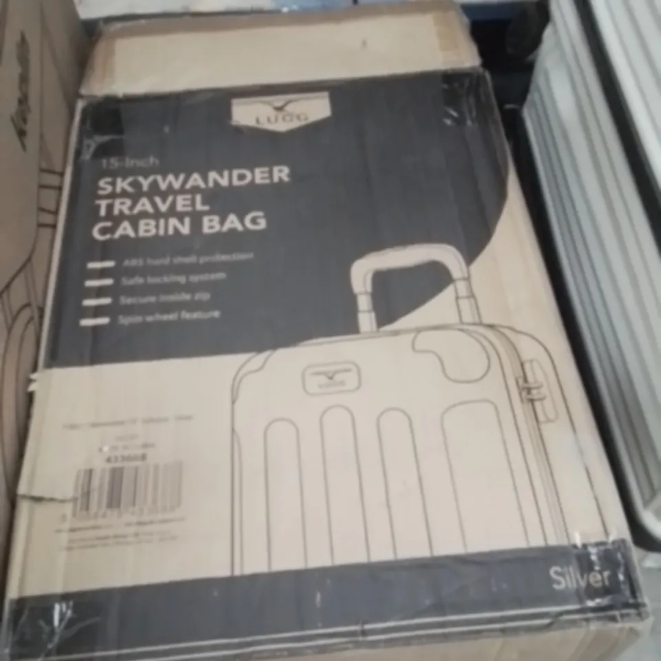 BOXED LUGG 15INCH SKYWANDER TRAVEL CABIN BAG SILVER 