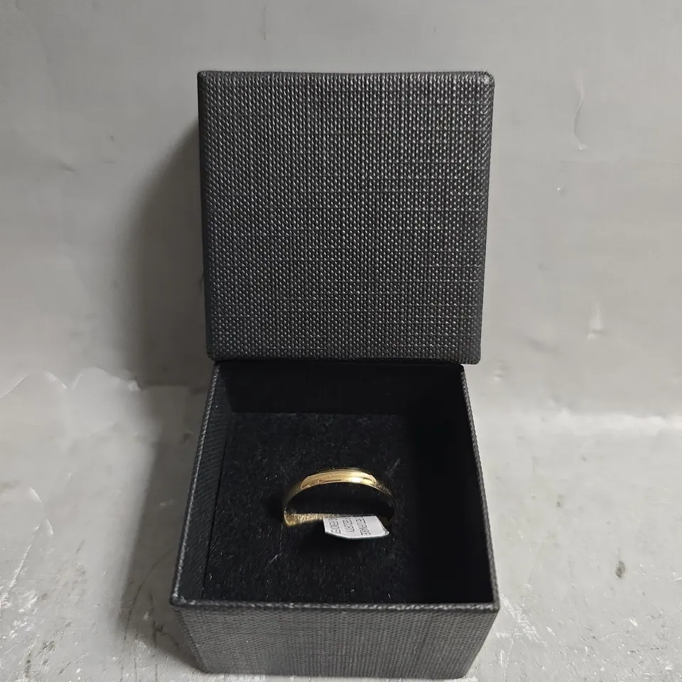 THE LOVE COLLECTION 9CT YELLOW GOLD PERSONALISED BAND RING 3 - U