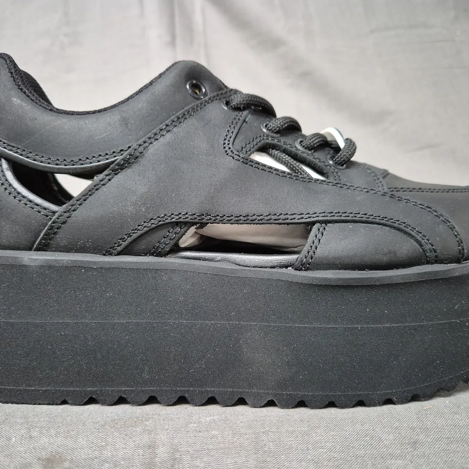 BRAND NEW BOXED PAIR OF BUFFALO LONDON PLATFORM SHOES IN BLACK UK SIZE 3