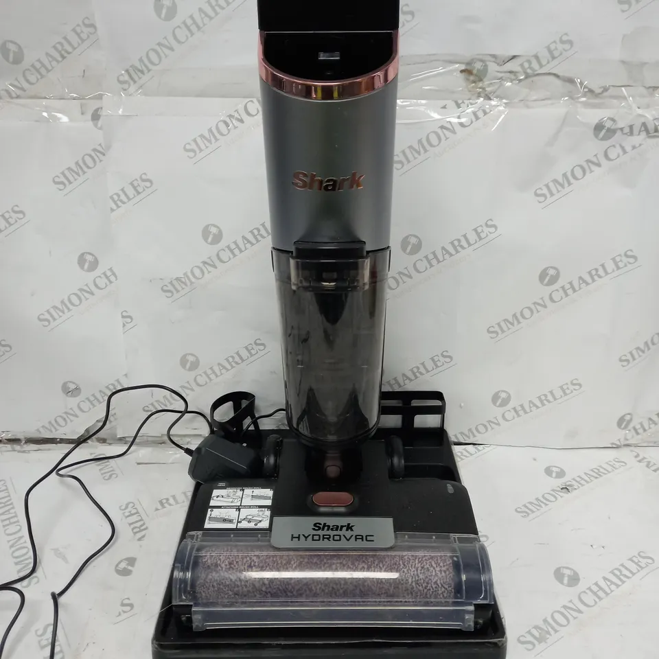 BOXED SHARK HYDROVAC HARD FLOOR WET & DRY CORDLESS CLEANER WD210UK
