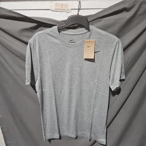 NIKE THE TEE DRI-FIT T-SHIRT β GREY, UK SIZE M