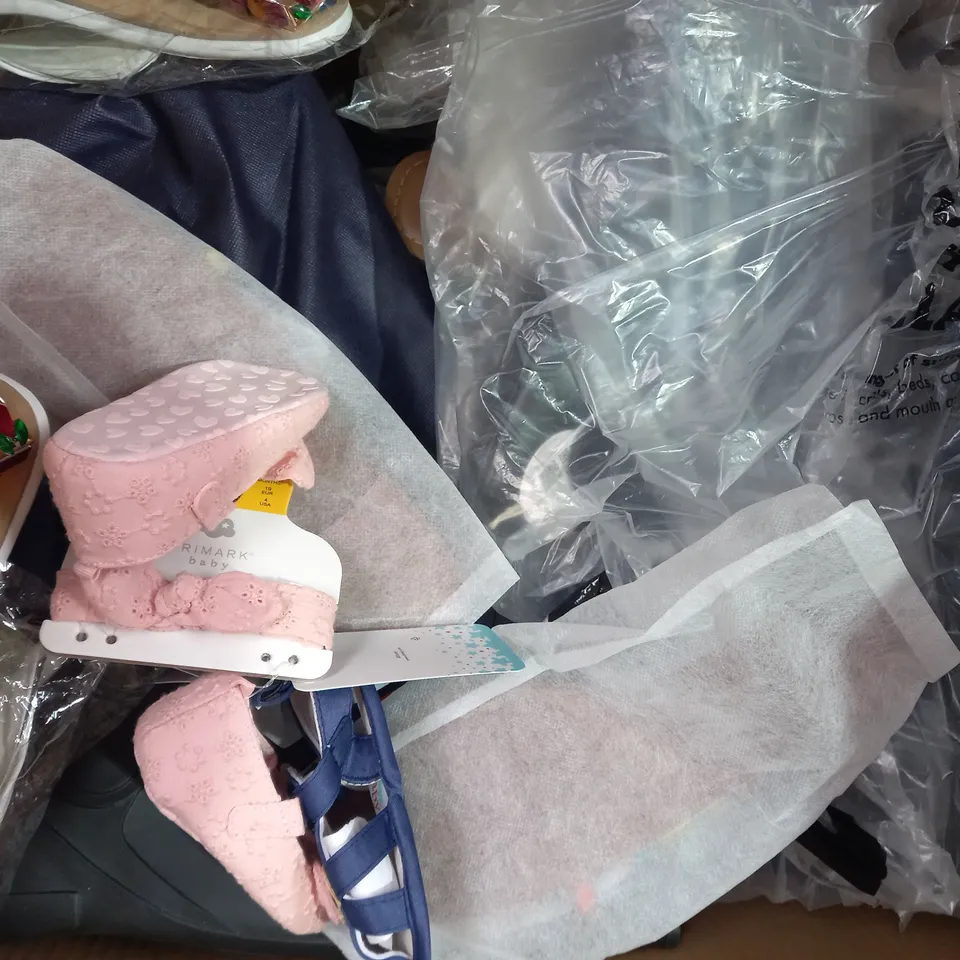 BOX OF APPROXIMATELY 15 ASSORTED PAIRS OF SHOES IN VARIOUS STYLES & SIZES TO INCLUDE KAREN MILLEN, GRACELAND, ETC