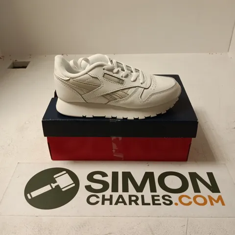BOXED PAIR OF REEBOK CLASSIC LEATHER RUNNING TRAINERS IN WHITE - UK 1