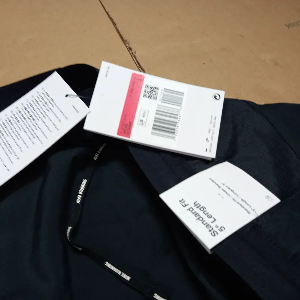 NIKE DRI-FIT BLACK SHORTS - L