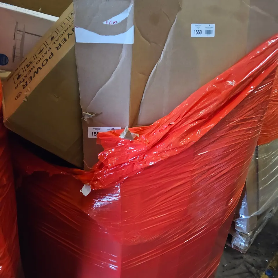 PALLET OF ASSORTED ITEMS TO INCLUDE, SHOWER CADFY, CHRISTMAS TREE, ELECTRIC PATIO HEATER, SUITCASE.