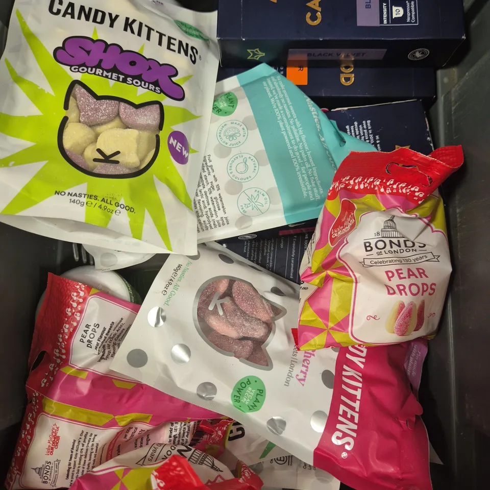 APPROXIMATELY 12 ASSORTED FOOD/DRINK PRODUCTS TO INCLUDE CANDY KITTENS SWEETS, COW & GATE INFANT MILK, CAFEPOD ETC 