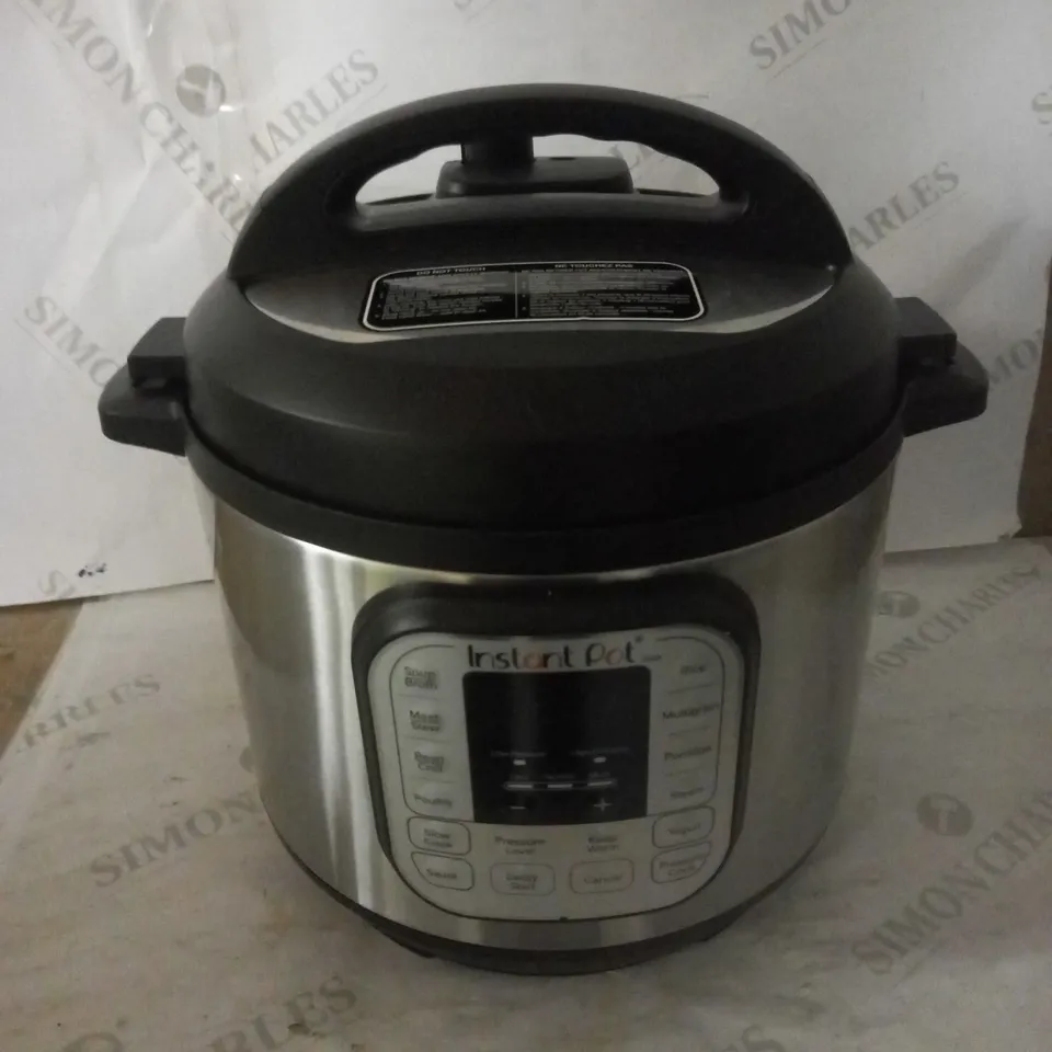INSTANT POT DUO SMART PRESSURE COOKER