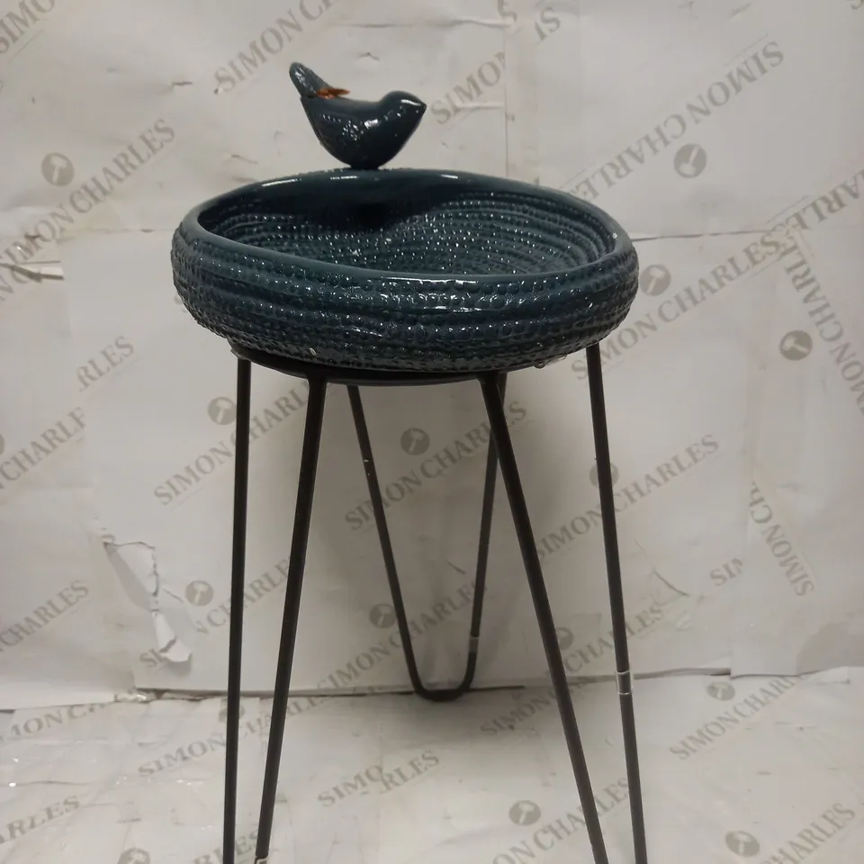 BIRDBATH ON METAL STAND RRP £70