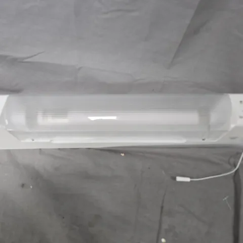 EVOSH L83K 8W LED SHAVER LIGHT – DUAL VOLTAGE (110–240V)