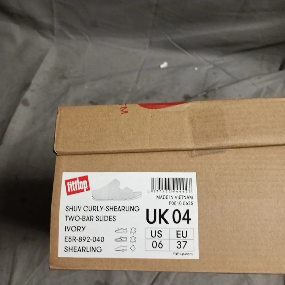 FITFLOP SHUV CURLY-SHEARLING TWO-BAR SLIDES – UK 04