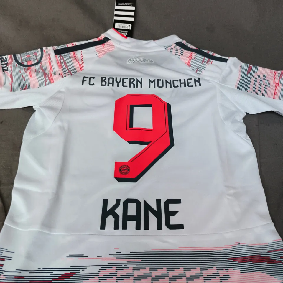 FC BAYERN MÜNCHEN FOOTBALL SHIRT - KANE 9 - SIZE 18