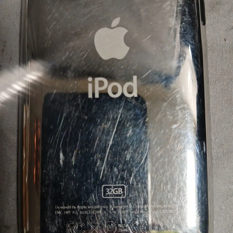APPLE IPOD TOUCH 32GB