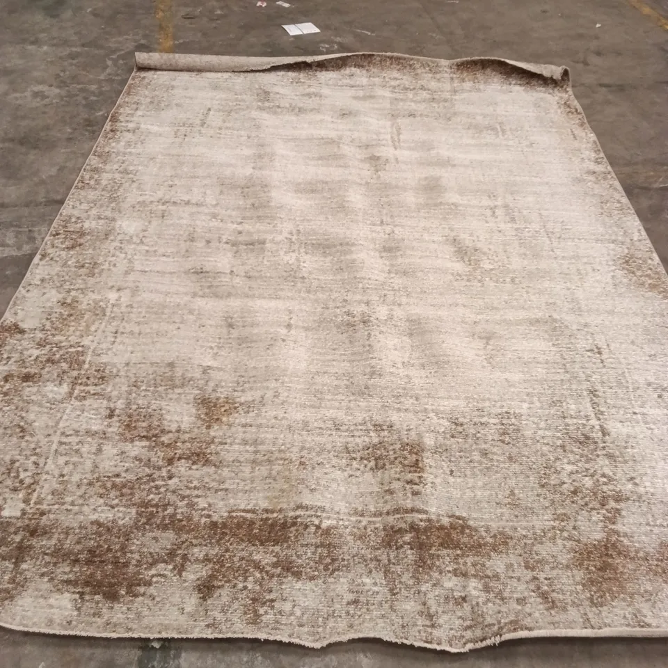 QUALITY DESIGNER AREA RUG 200X275 CM APPROX