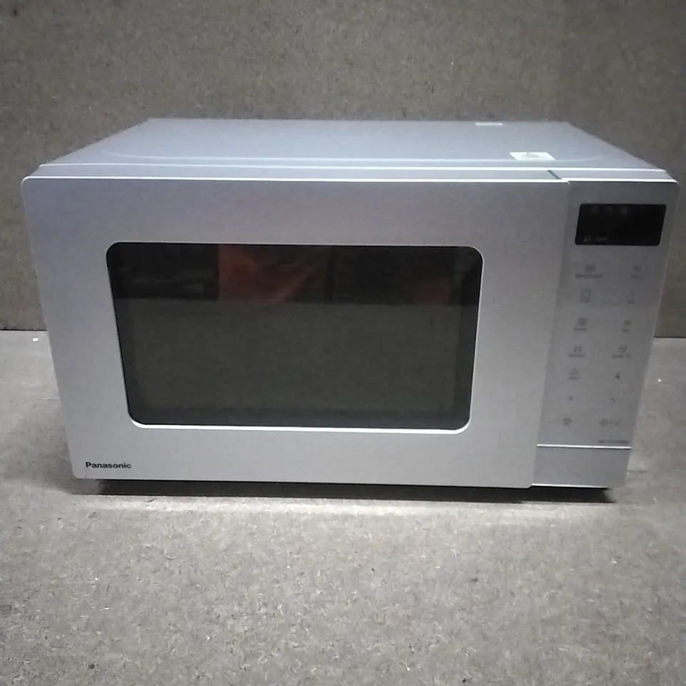 BOXED PANASONIC 20L COMPACT MICROWAVE OVEN, MODEL NN-GT23QMBPQ