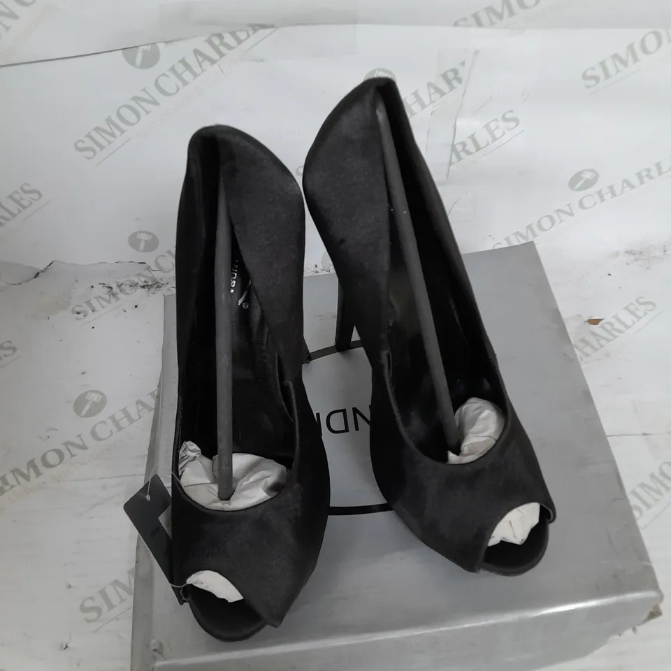 BOXED PAIR OF CASANDRA PLATFORM STILLETTO OPEN TOE HEEL IN BLACK SATIN SIZE 5