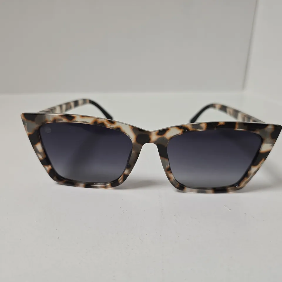 BOXED NOMAD EYEWEAR STONEHAVEN SHADES