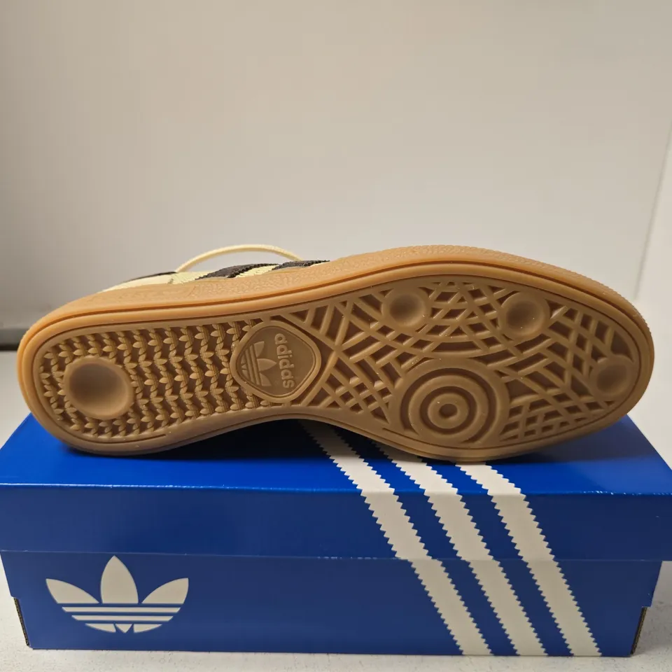ADIDAS HANDBALL SPEZIAL UK 9.5 BOXED