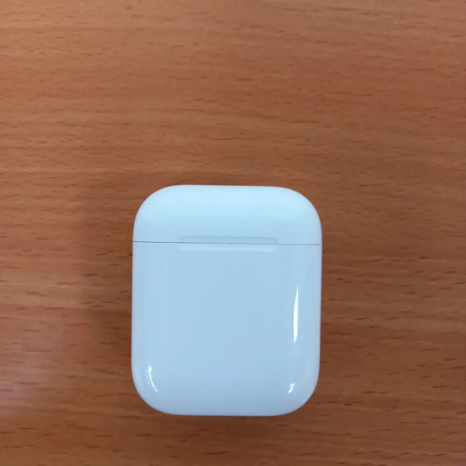APPLE AIRPODS