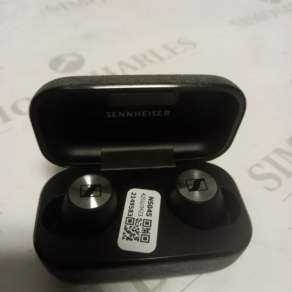 SENNHEISER MOMENTUM 3 WIRELESS HEADPHONES, BLACK