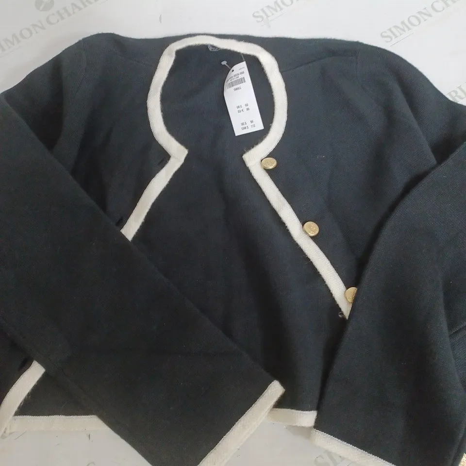 ABERCROMBIE & FITCH HEAVY WEIGHT BLACK CARDIGAN - SMALL