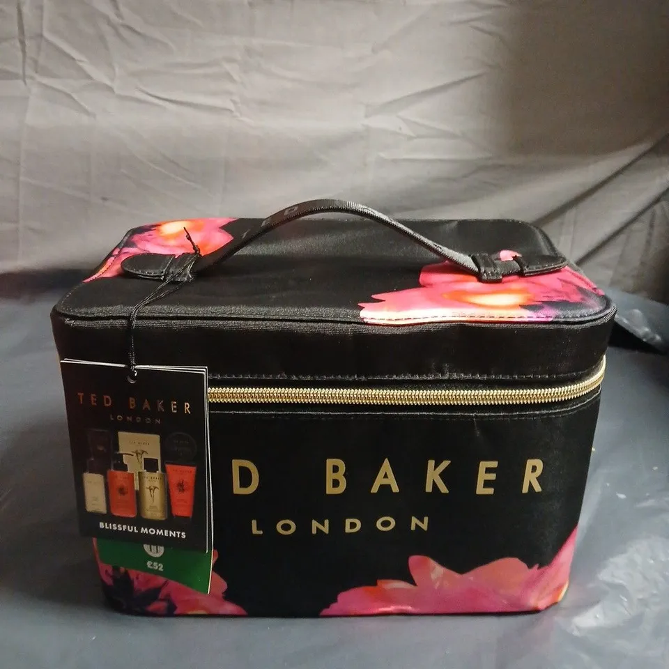 TED BAKER LONDON FLORAL COSMETIC BAG – BLISSFUL MOMENTS GIFT SET