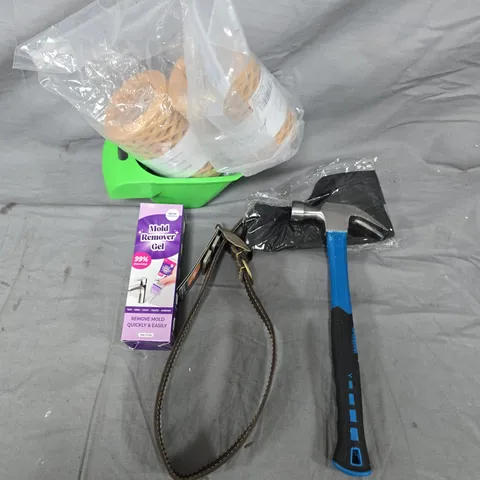 BOX OF ASSORTED ITEMS TO INCLUDE - MOLD REMOVER - DOG COLLIER - HAMMER 