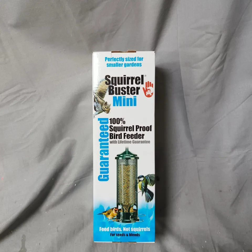 SQUIRREL BUSTER MINI BIRD FEEDER