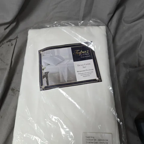 APPROXIMATELY 8 TOPAZ LUXURY HOME DUVET COVER SET – SUPER KING, WHITE, MICROFIBRE POLYESTER