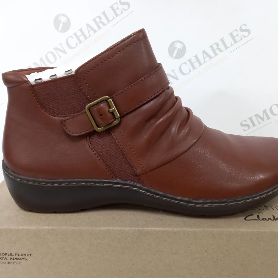 BOXED CLARKS CORA ROUCHED DARK TAN LEA IN UK 7