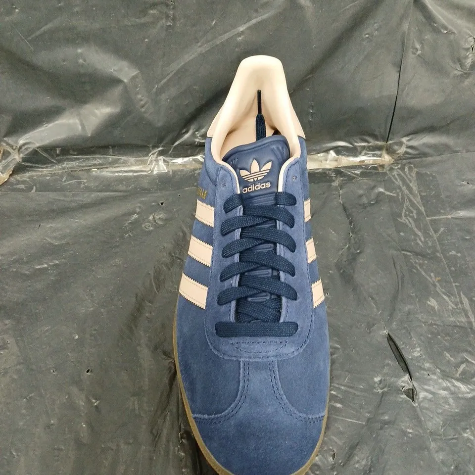 UNBOXED PAIR OF ADIDAS GAZELLE TRAINERS - UK SIZE 9