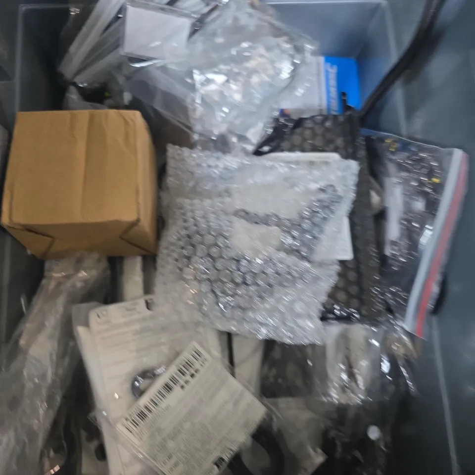 APPROXIMATELY 15 ASSORTED HOUSEHOLD PRODUCTS TO INCLUDE DRILL BITS, CUTTING KIT AND SILICONE STRAWS