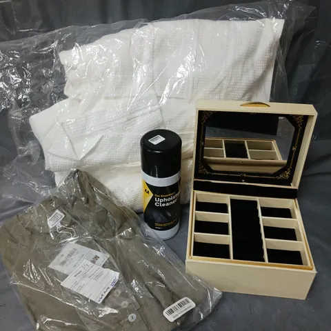 APPROXIMATELY 20 ASSORTED ITEMS TO INCLUDE JEWELLERY CASE, UPHOLSTERY CLEANER, SHIRT, ETC