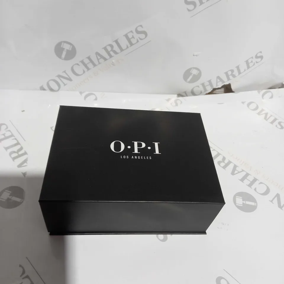 OPI LOS ANGELES 2 PIECE NAIL POLISH SET