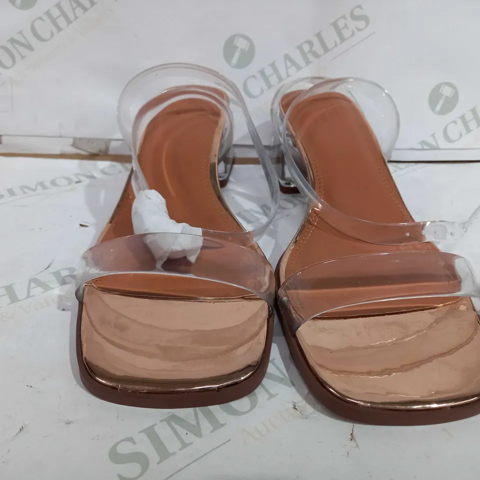 PAIR OF ASOS DESIGN WIDE FIT HOPEFUL BLOCK HEELED STRAP SANDAL SHOES - CLEAR - UK 6
