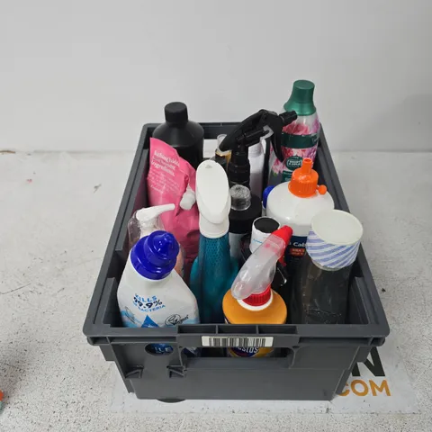 TOTE OF APPROXIMATELY 12 ASSORTED LIQUIDS TO INCLUDE: MR MUSCLE DRAIN FOAMER