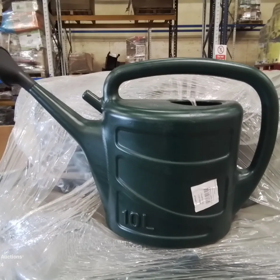 PALLET OF LARGE QUANTITY OF 10L GREEN WATERING CANS