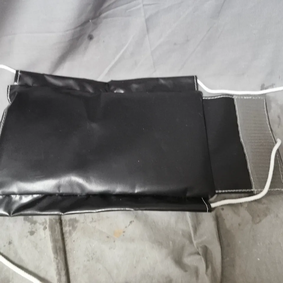 LARGE BAG OF THERMAL INSULATION JACKETS