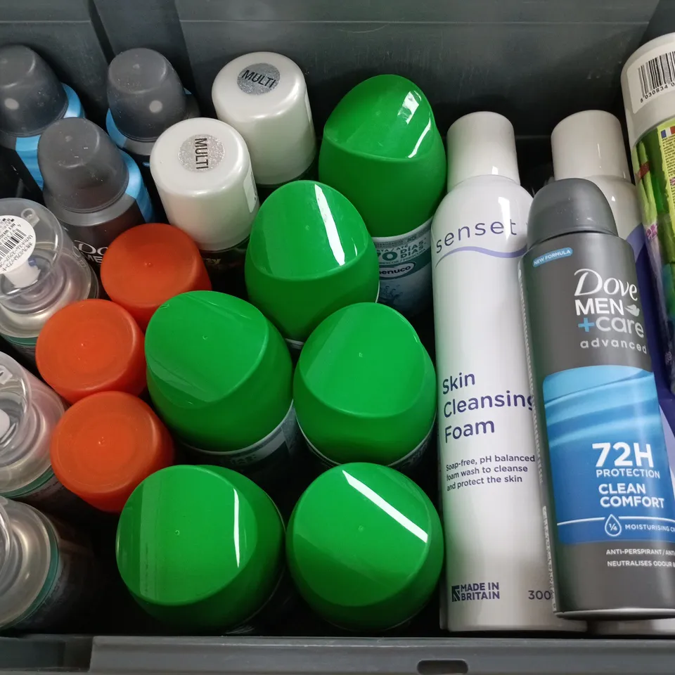 APPROXIMATELY 15 ASSORTED AEROSOLS TO INCLUDE SENSET SKIN CLEANSING FOAM, AIRWICK NENUCO, DOVE MEN CARE, ETC