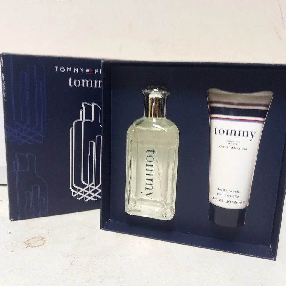 BOXED TOMMY HILFIGER EAU DE TOILETTE GIFT SET
