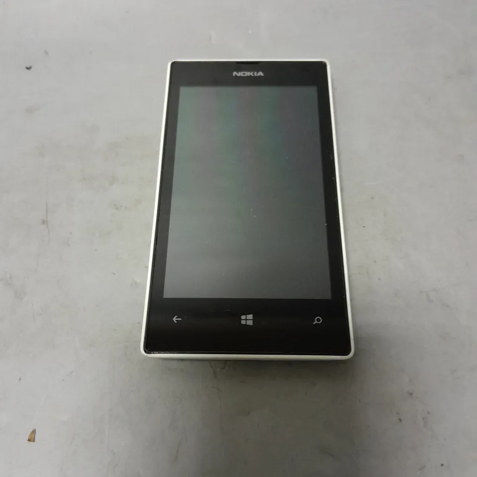 NOKIA 520 SMARTPHONE IN WHITE