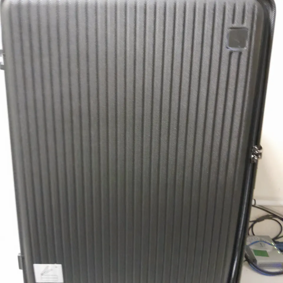 BOXED UNBRANDED BLACK LARGE 4 WHEEL SUITCASE 