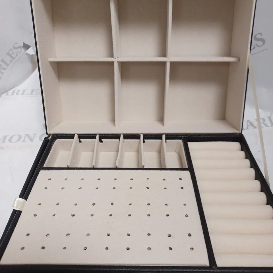 BLACK AND BEIGE JEWELLERY CASE STORAGE