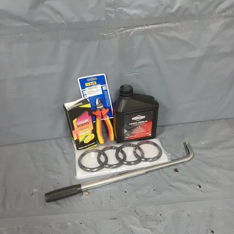 APPROXIMATELY 20 ASSORTED VEHICLE PARTS & ACCESSORIES TO INCLUDE 4- STROKE ENGINE OIL, AUDI BADGE, SIDE CUTTERS, ETC - COLLECTION ONLY