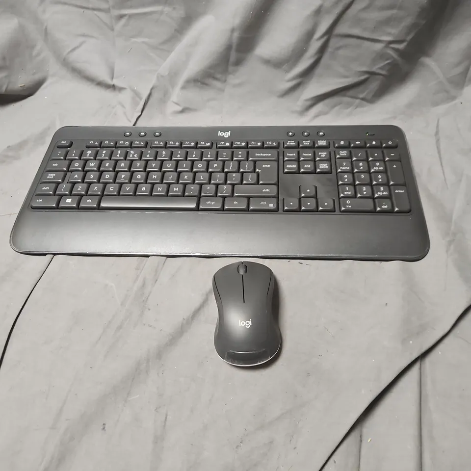 LOGI WIRELESS KEYBOARD AND MOUSE SET 