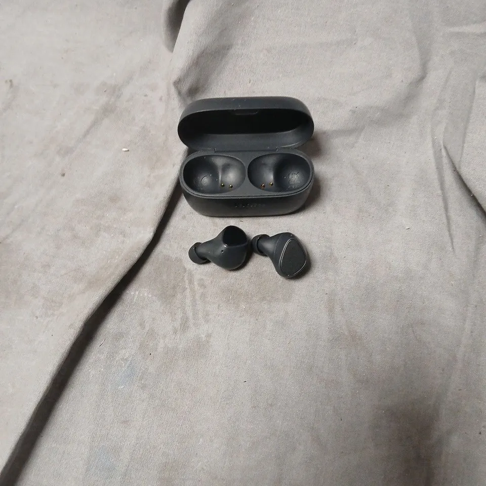 JABRA TRUE WIRELESS EARBUDS WITH CHARGING CASE – BLACK 