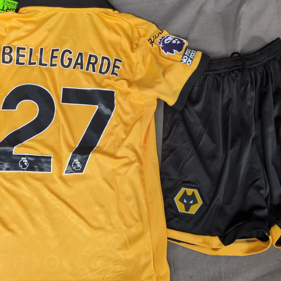 KID'S WOLVERHAMPTON WANDERERS FOOTBALL KIT SIZE 24